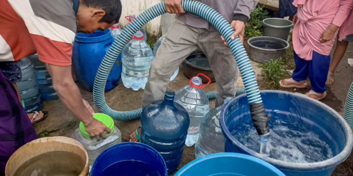 Krisis Air di Desa Dengkol, Pemkab Malang Distribusikan Air Bersih